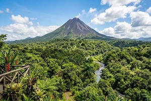 Costa Rica travel insights from real vlogs