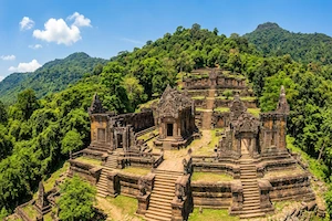 Laos travel insights from real vlogs